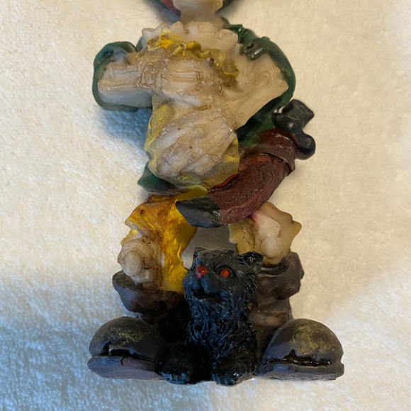 Pirate Skeleton Figure - Picture 5 of 11